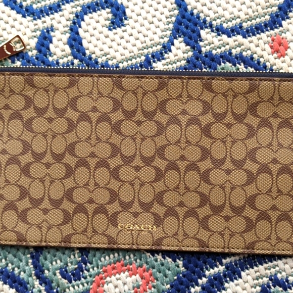 Coach Other - NWOT Authentic Coach Clutch / Money Bag / Organizer
